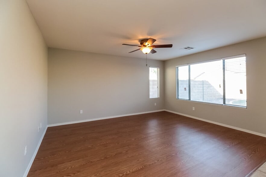 Building Photo - 3636 W South Butte Rd