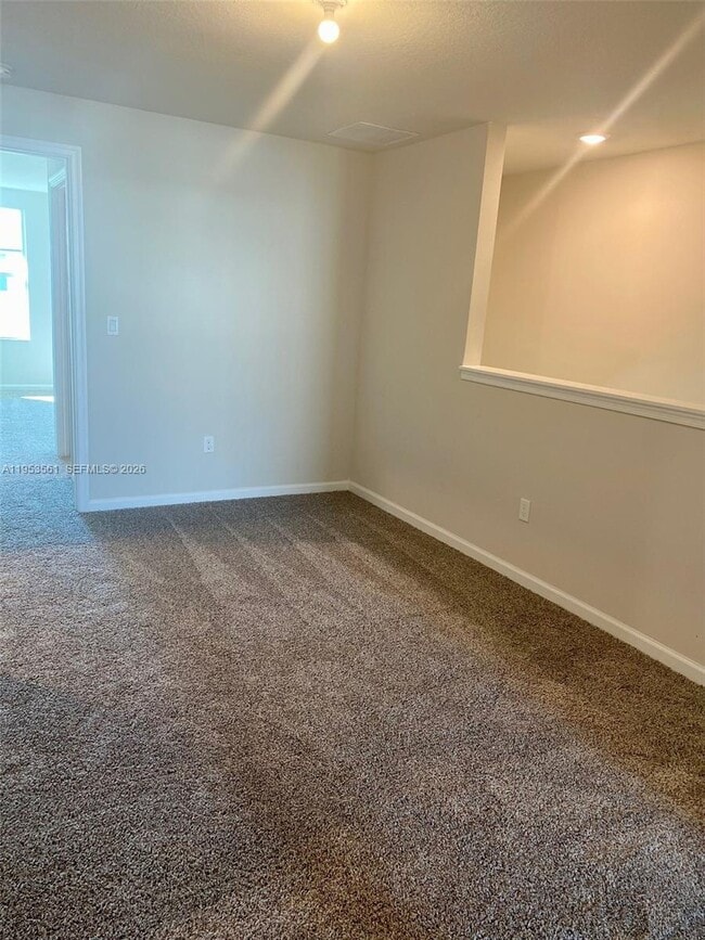 Building Photo - 5629 Mentmore Dr