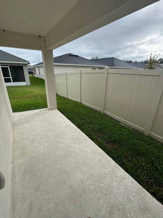 Building Photo - Charming Winter Haven Rental!