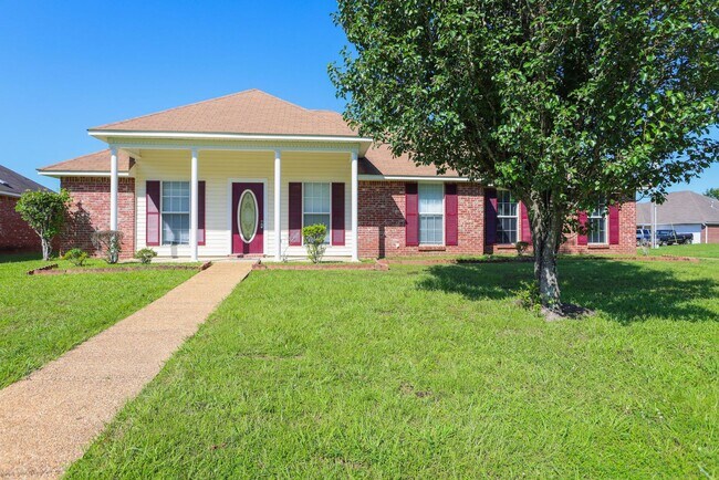 Building Photo - 1123 Bullrun Dr