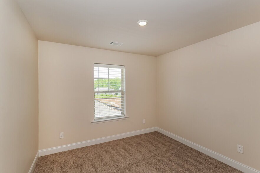 Building Photo - 146 Cantrell Wy