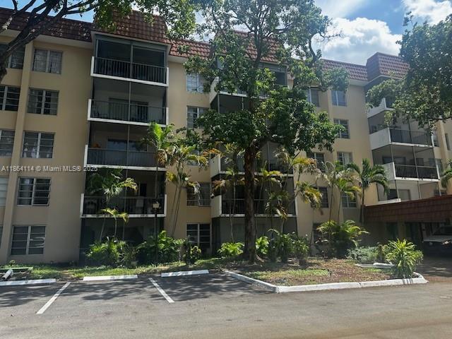 Building Photo - 4160 Inverrary Dr