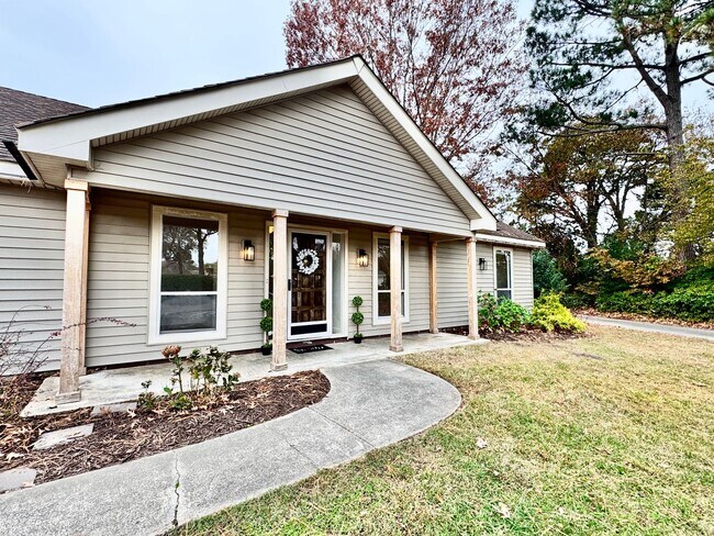 Building Photo - READY NOW!! 4-Bedroom Home in Lake Trant w/Attached Garage! Pet Friendly!