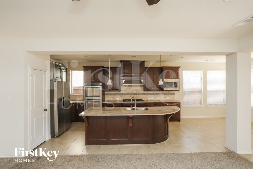 Building Photo - 1014 Longhill Way