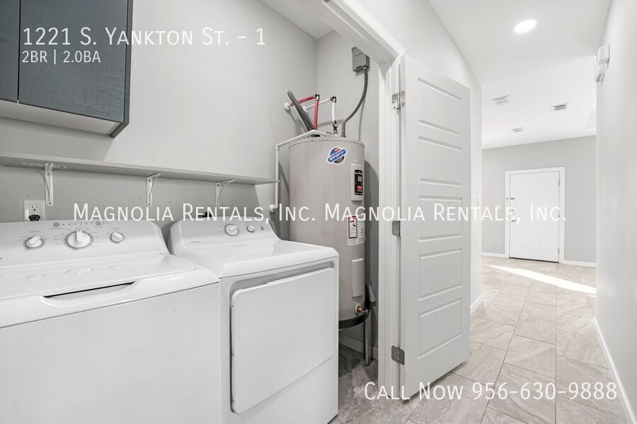 Building Photo - 1221 S Yankton St