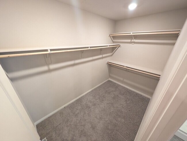 Building Photo - 3752 Andorian Ave