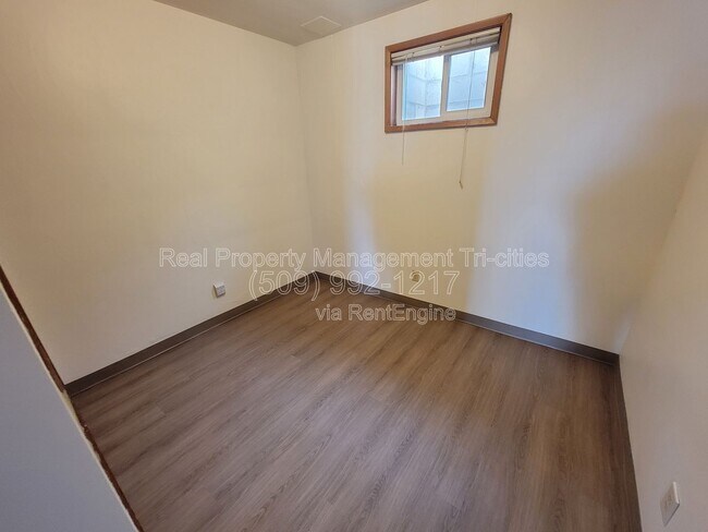 Building Photo - 3326 W Payette Ave