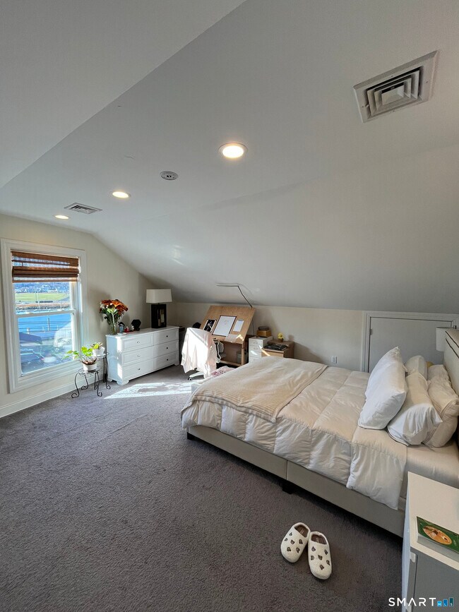 Building Photo - 79 Seaview Ave