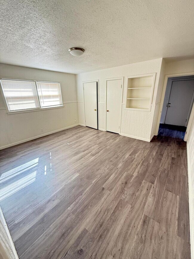 Building Photo - 2609 42nd St