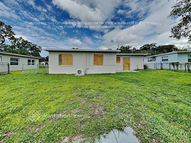 Building Photo - 849 Sunniland Dr
