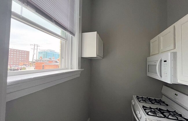 Building Photo - 2829 Glendora Ave