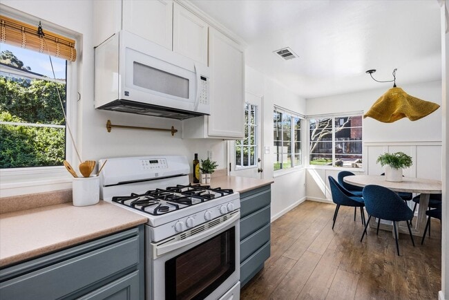 Building Photo - 191 Del Sur Way