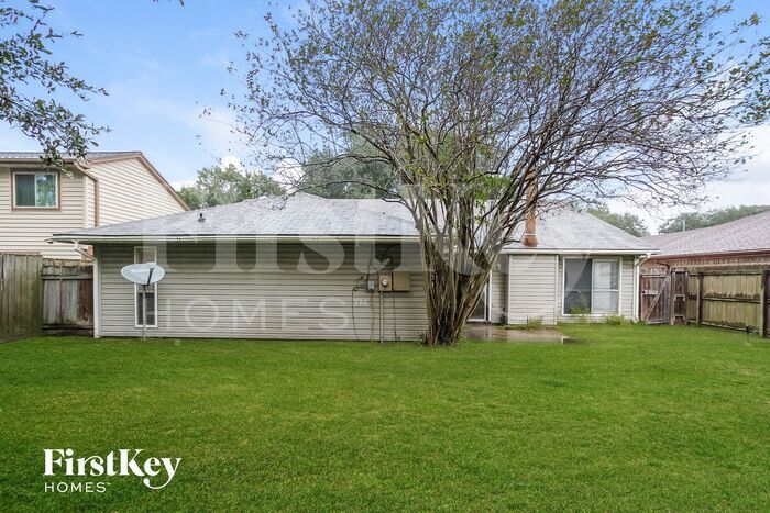 Building Photo - 11431 Stoughton Dr