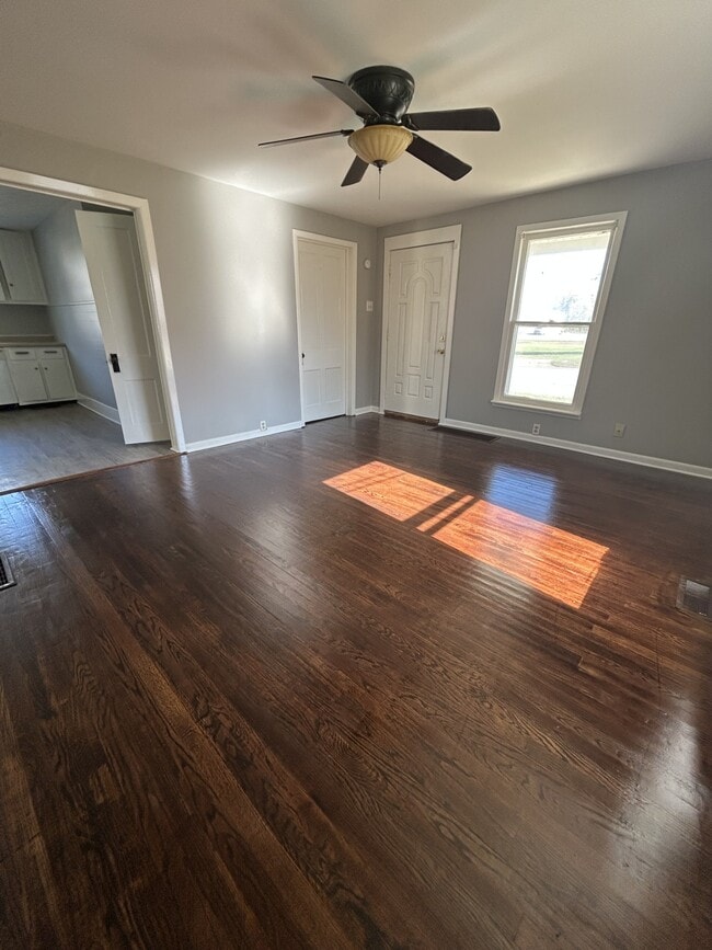 Building Photo - 1015 N Main St