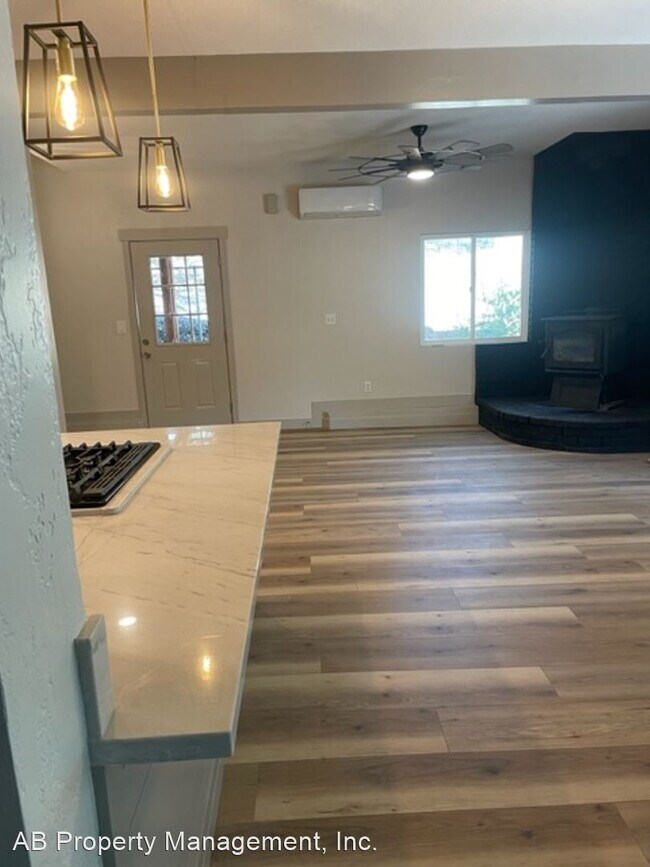 Building Photo - 5 br, 4 bath House - 5650 Hollyberry Lane