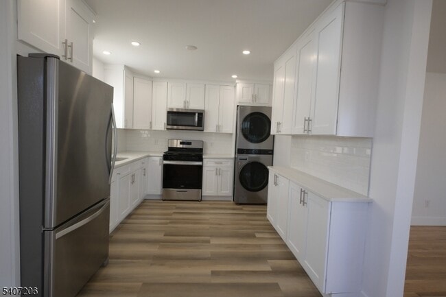 Building Photo - 1222 Broadway