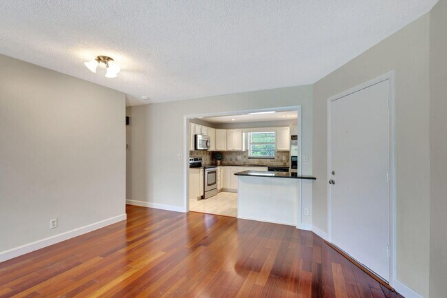 Building Photo - 10789 N Military Trl