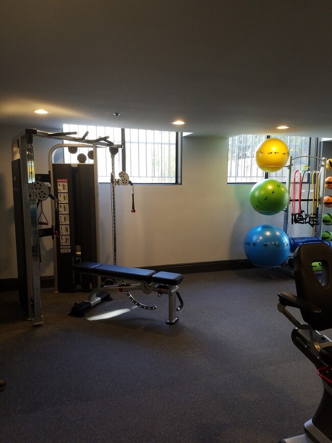 Building Photo - 11162 Camarillo St