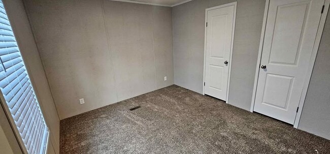 Building Photo - 58 Tulip Ln