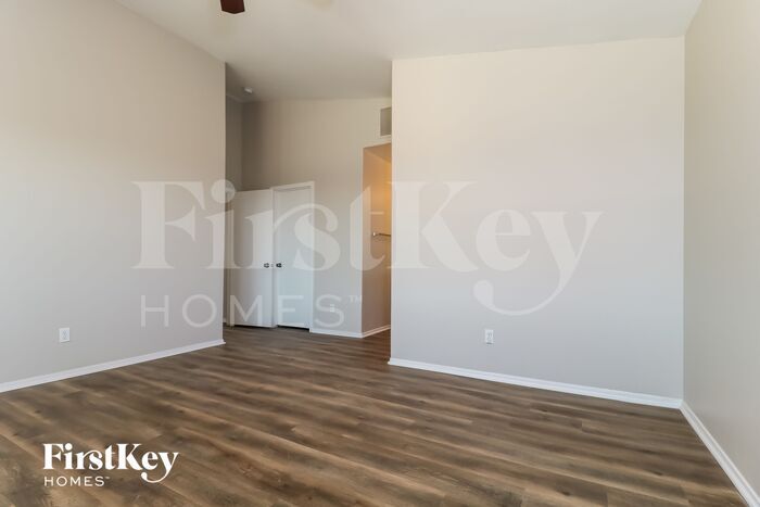 Building Photo - 6684 S 258th Dr