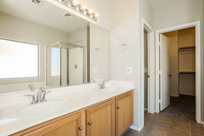 Building Photo - 13426 W Crocus Dr