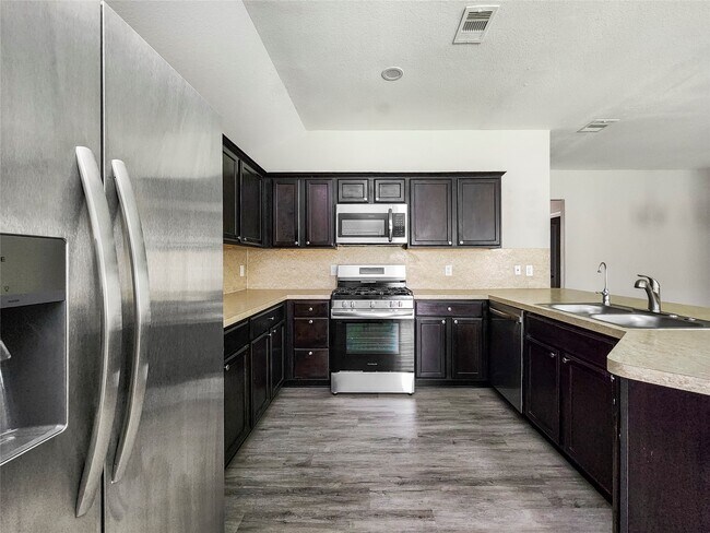 Building Photo - 24430 Yellow Thyme Dr