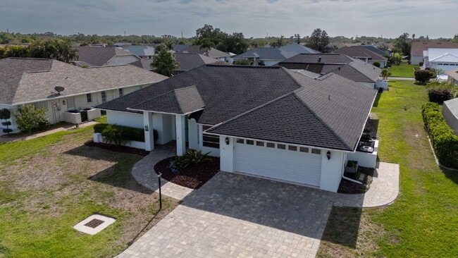 Building Photo - "Spacious 3-Bedroom Pool Home with 2 Baths & 2,075 Sq. Ft. of Comfort in Venice, FL!"