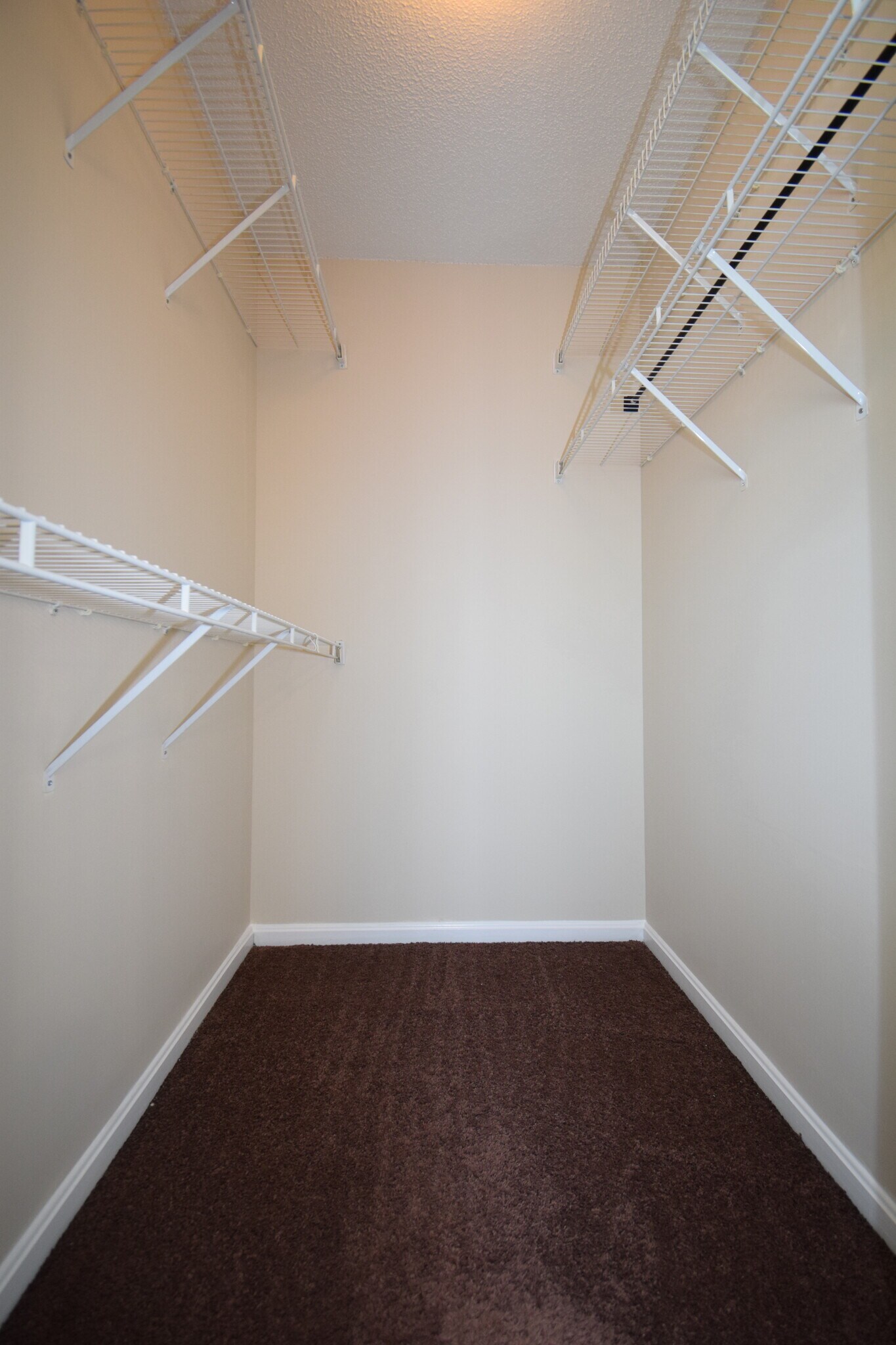 Building Photo - 2380 Vineyard Dr