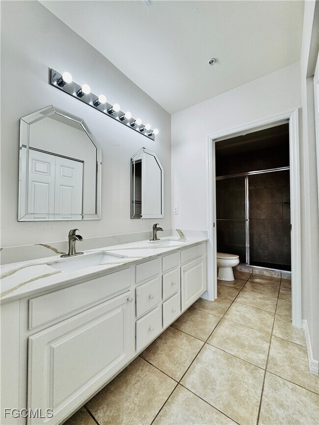 Building Photo - 10010 Maddox Ln