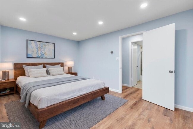 Building Photo - 4520 King St