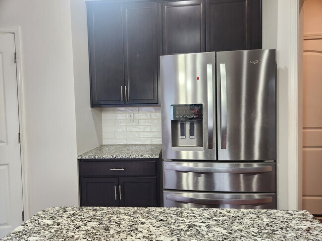 Building Photo - 16613 Rockcrest View Ln