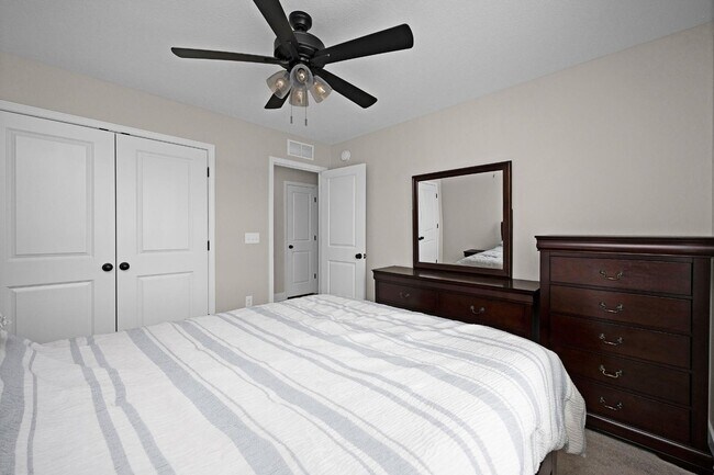 Building Photo - 204 Hunter Ln