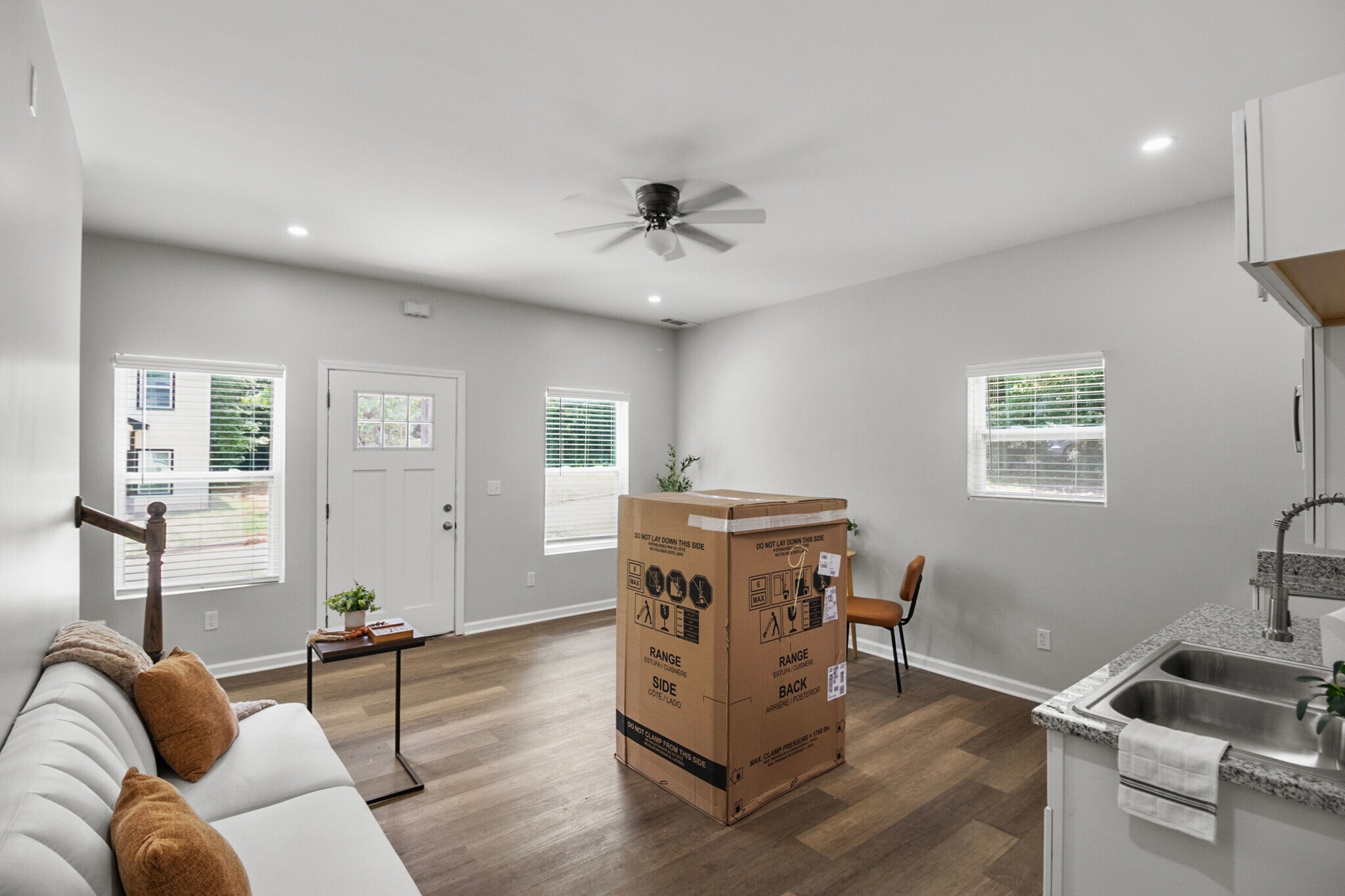 Building Photo - 789 Main St