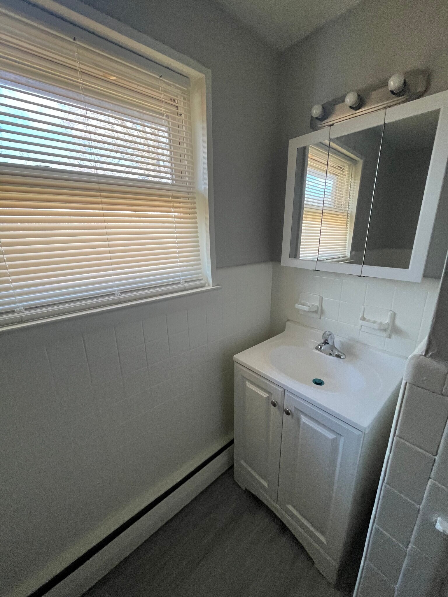 Building Photo - 116 Sherbrooke Ave