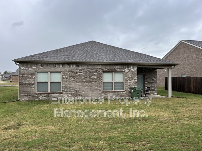 Building Photo - 7360 Barrett Oaks Dr