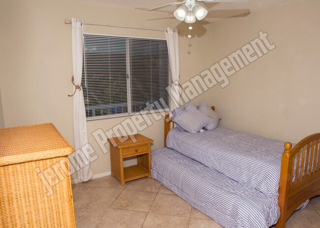 Building Photo - 98442 Windward Ave