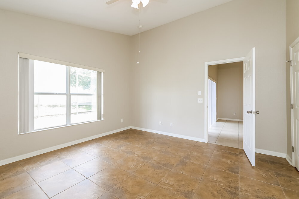 Building Photo - 202 Tower View Dr W