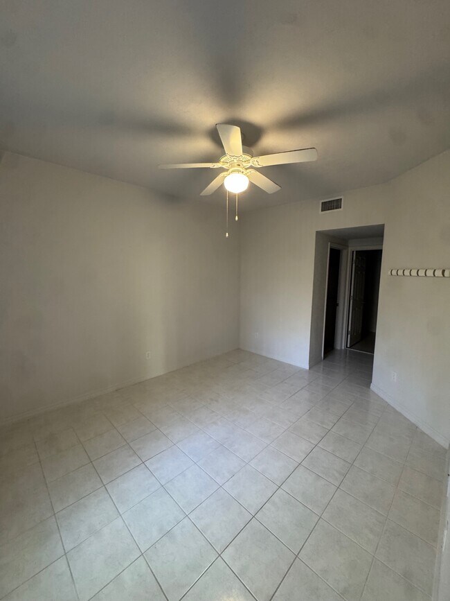 Building Photo - 4950 NW 1st Pl