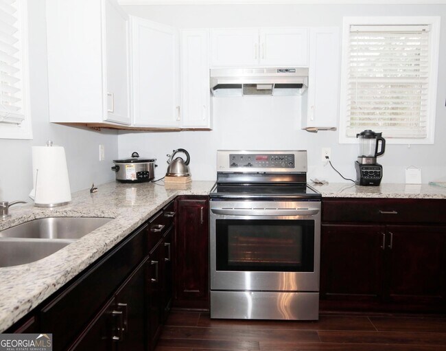 Building Photo - 531 Allendale Dr