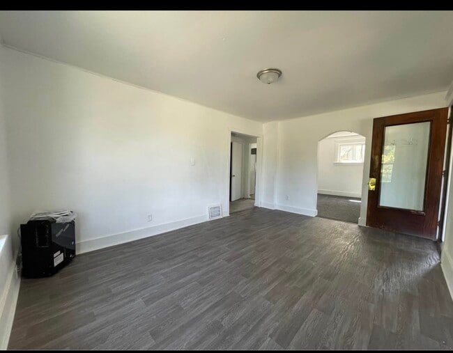 Building Photo - 420 Haney Ave