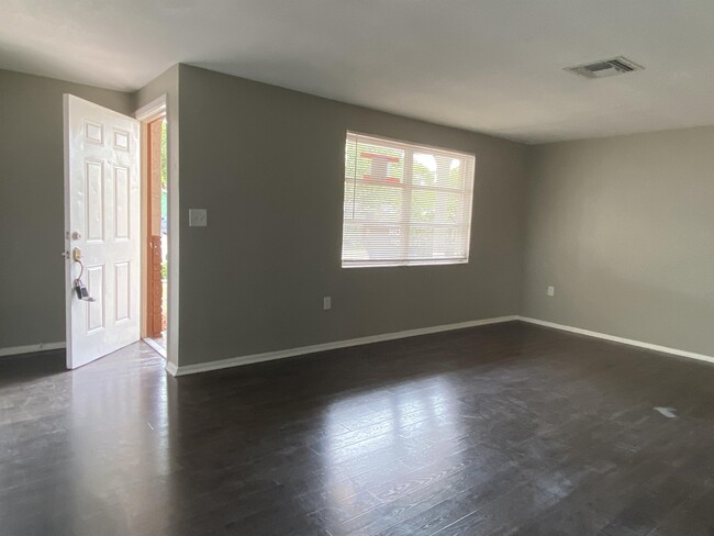 Building Photo - 6311 Edenmore Ave