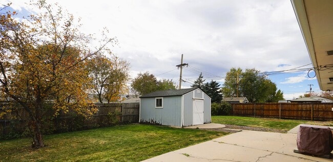 Building Photo - 2500 Westchester Dr