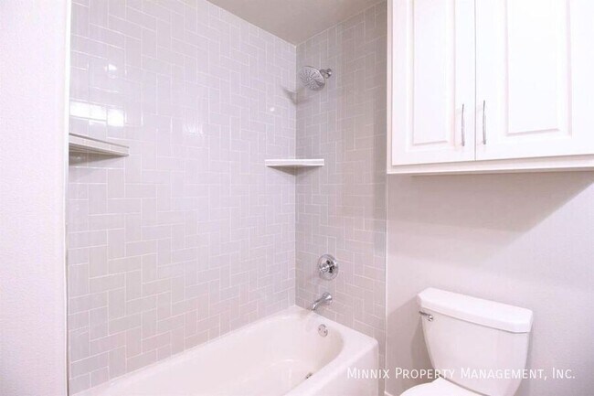 Building Photo - 5840 Lehigh St