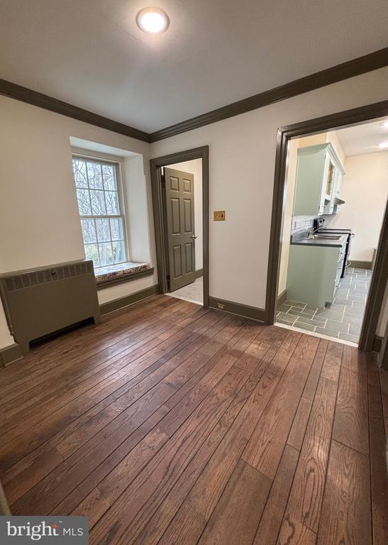 Building Photo - 28 W Main St