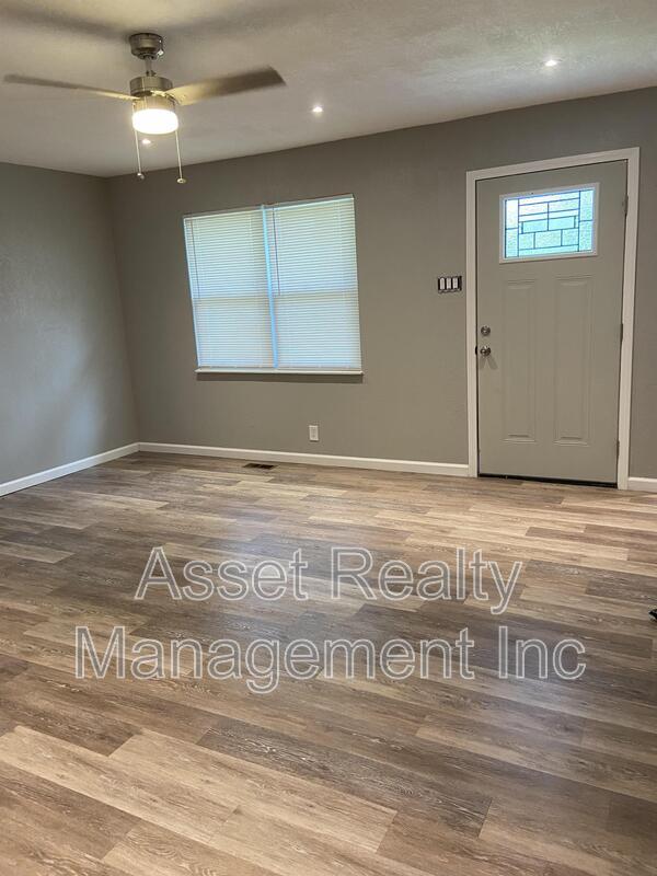Building Photo - 716 Shadycrest Dr
