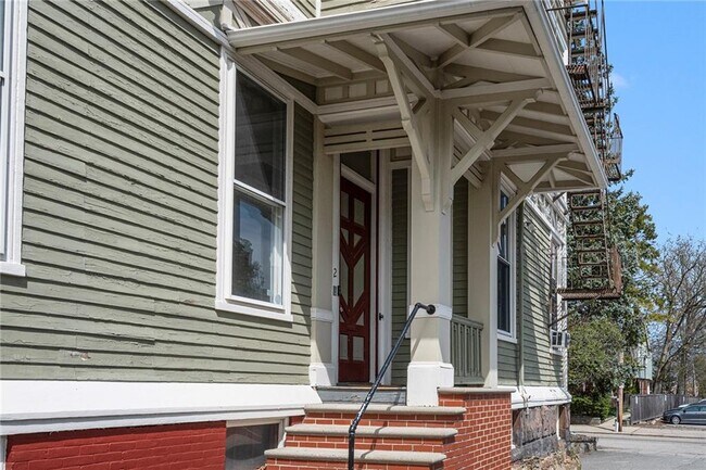 Building Photo - 87 Cooke St