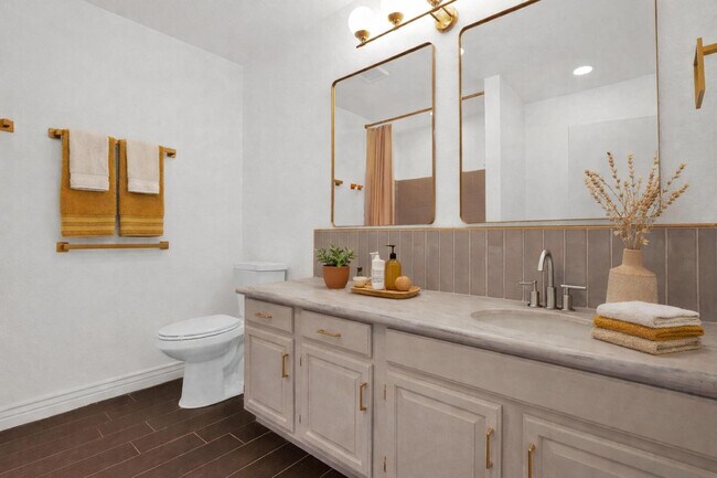 Building Photo - 3655 N 5th Ave