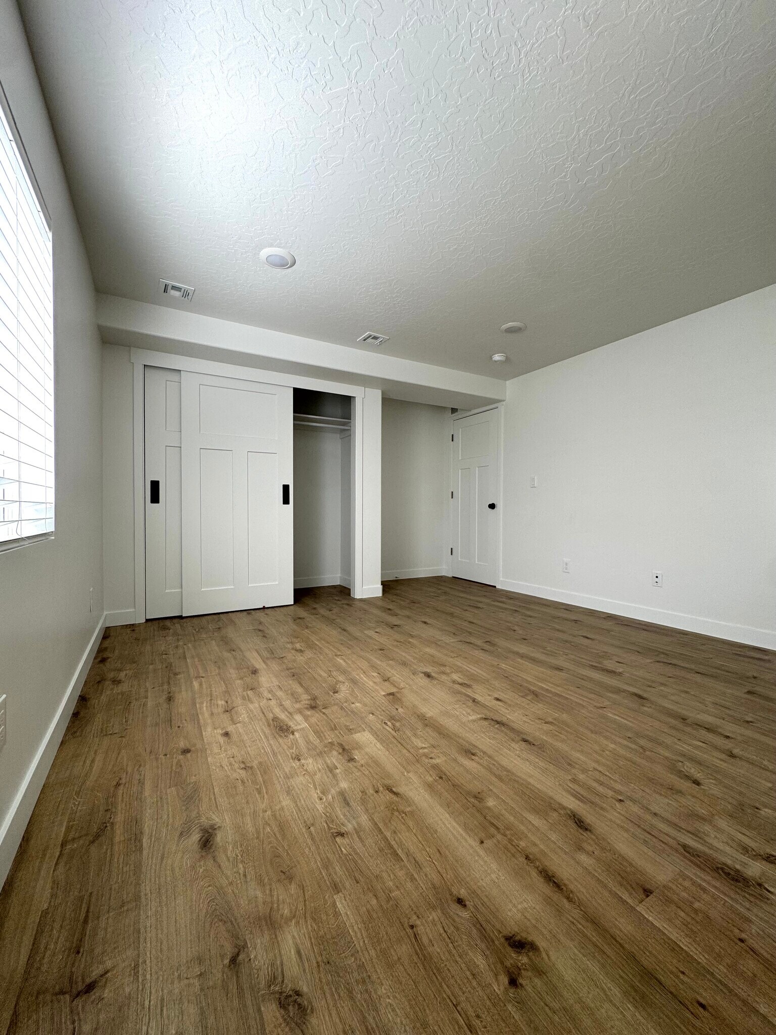 Building Photo - 3361 W Pond Dr