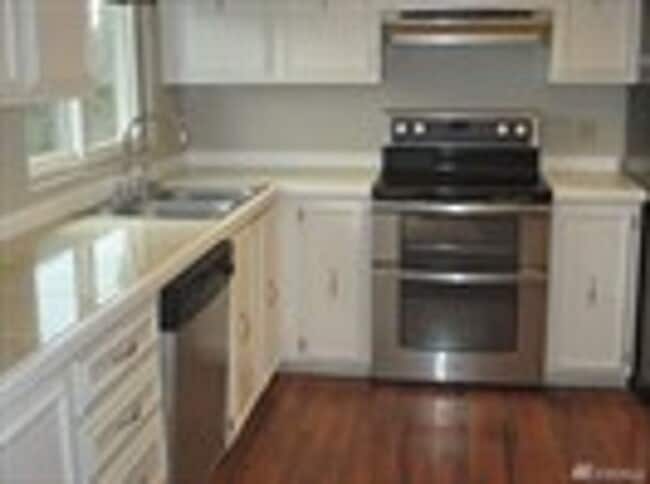 Building Photo - Woodinville Kingsgate Split