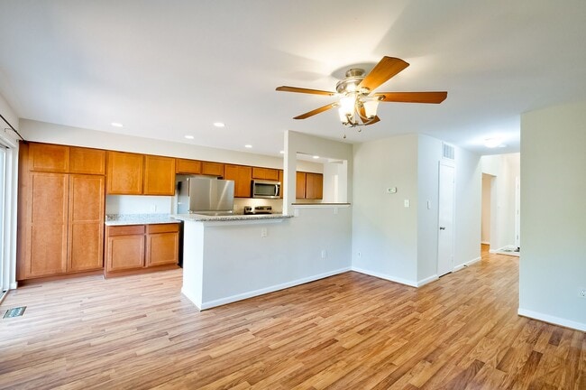 Building Photo - 16 Casino Ct